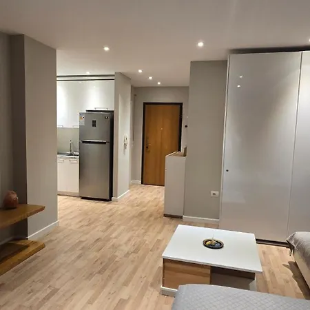 Arkle 5 * Tirana